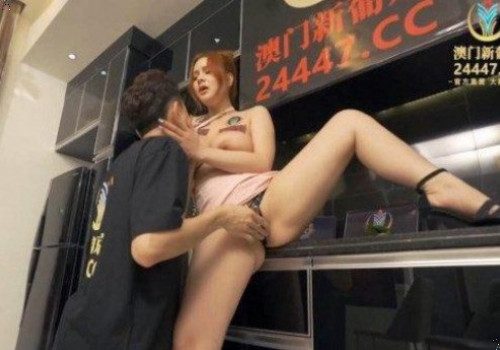 Chị gái vú to hàng múp sống cô đơn được em trai ghé thăm nóng bỏng