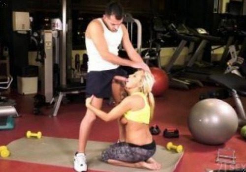 Vợ lồn to nứng bùng nổ ngoài phòng gym mây mưa với trai trẻ